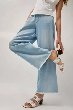 Laurel in White^No.6 Store Discount